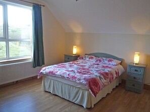 4 soveværelser, gratis baby-/barnesenge, sengetøj