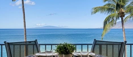 Condo, 2 Bedrooms | Dining