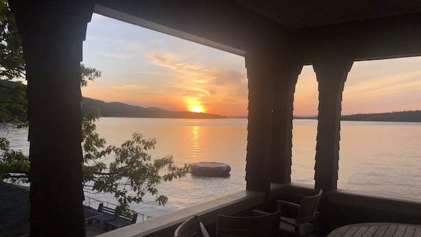 Property grounds - Lake Winnipesauke compound sleeps 22 in 13 bedrooms stunning sunset views (Alton Bay)