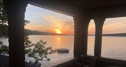 Lake Winnipesauke compound sleeps 22 in 13 bedrooms stunning sunset views