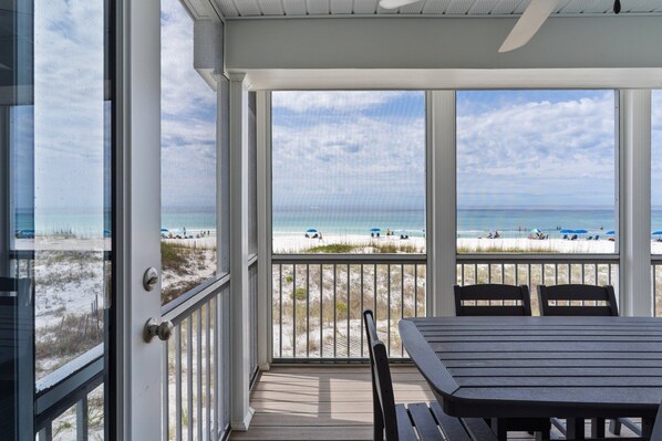 Outdoor dining - Sealoft 102 - Private Beachfront - 2025 Newly Renovated (Destin)