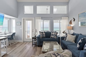 Smart TV - Sealoft 201 - Premier Gulf-Front Getaway / Private Beach (Destin)