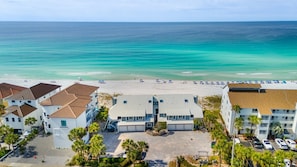 On the beach - Sealoft 203 - Relaxing Gulf-Front Stay / Private Beach (Destin)