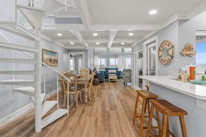 Interior - Sealoft 204 - Private Beachfront - 2025 Newly Renovated (Destin)