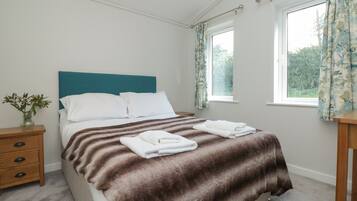 2 bedrooms, individually decorated, individually furnished, free WiFi