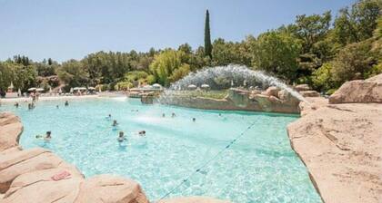 Appartement en rez de Jardin vue mer sur le Golfe de Saint Tropez