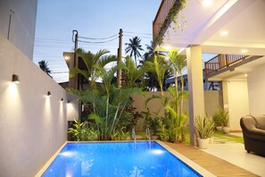 6 albercas al aire libre