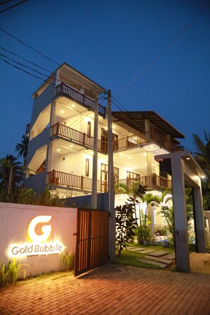 Exterior - Gold Bubble (Ahangama)