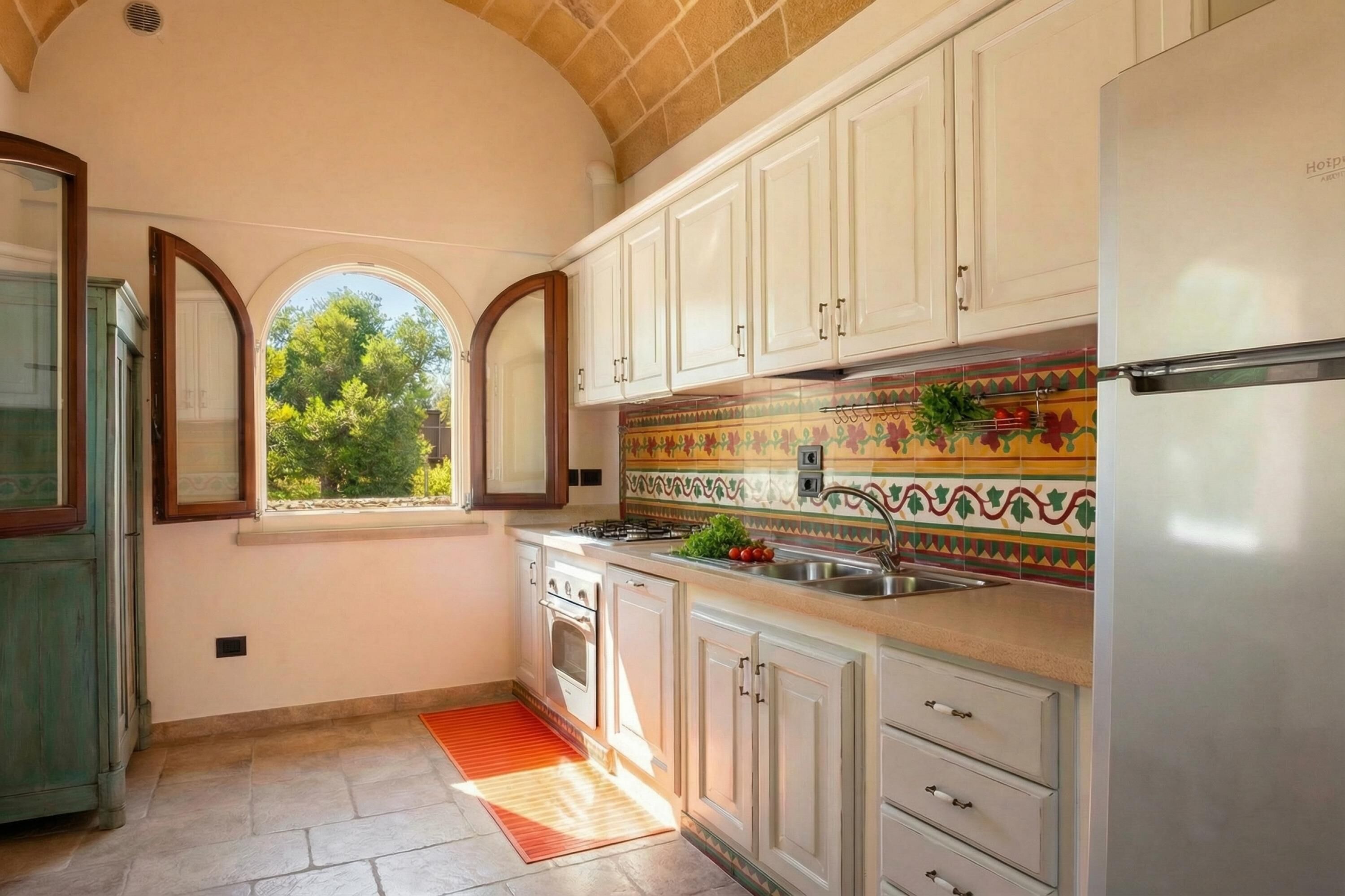 Refrigerador, horno, parrilla de estufa y cafetera y tetera 