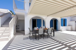 Outdoor dining - La Primula (Salve)