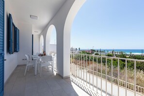 Standaard appartement, meerdere slaapkamers (La Primula Apartment 2 Sea View) | Uitzicht op strand/zee