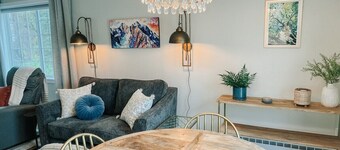 Quiet, Comfortable, Upscale Space