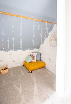 3 habitaciones, decoración personalizada y muebles diferentes 