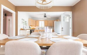 Signature House, 3 Bedrooms, Non Smoking | In-room dining