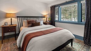 5 bedrooms, desk, iron/ironing board, free WiFi - Spacious 5BR Stowe Resort | Forest & River Views (Stowe)