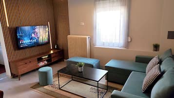 Family House | Living area | 43-inch LED TV with cable channels, Netflix, streaming services