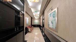 Ảnh chưa phân loại, 2 trong số 16 ảnh, nút
