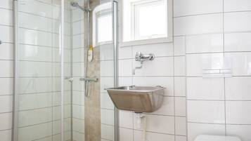 HÄrtork, handdukar, tvÄl och schampo