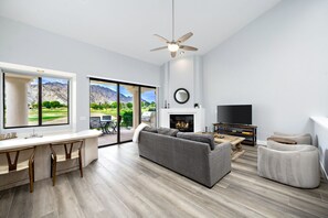 Smart TV, fireplace