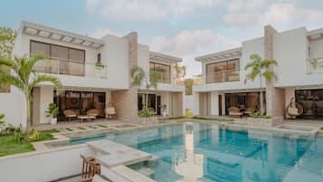 3 outdoor pools