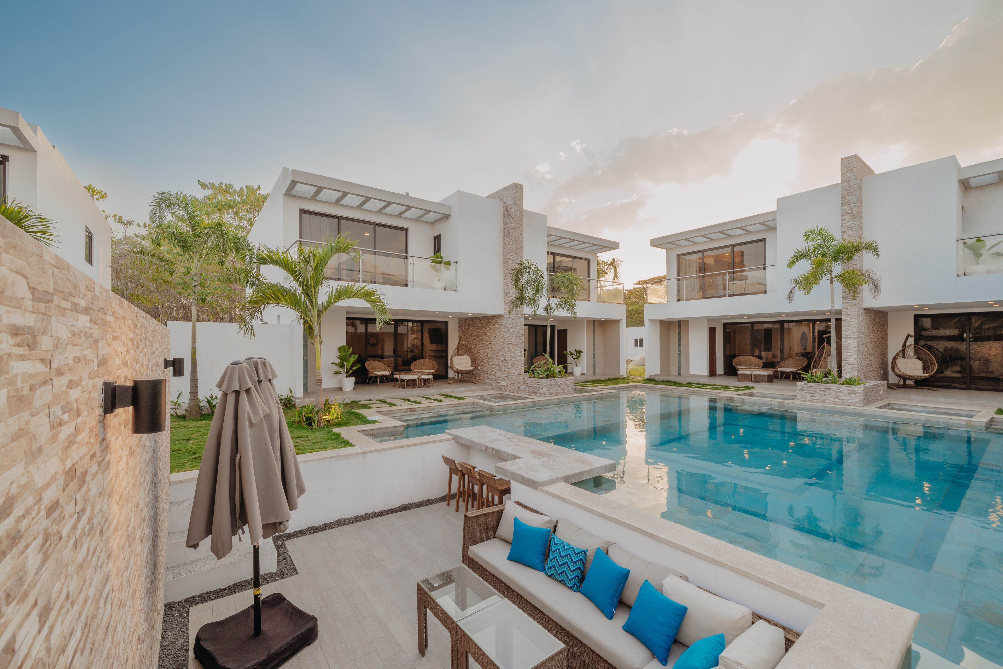 3 albercas al aire libre 