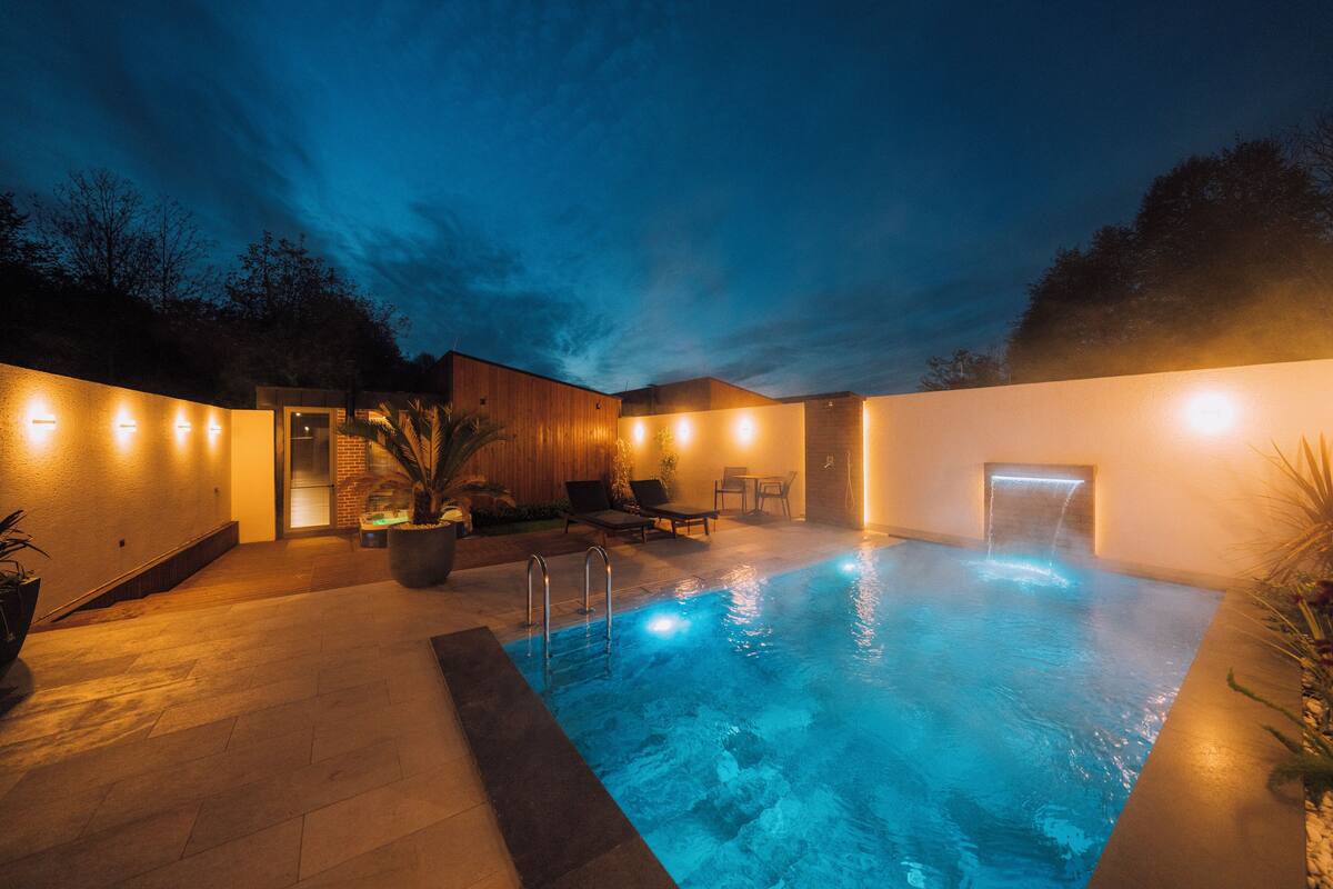 Exclusive Room | 1 bedroom, in-room safe, free cribs/infant beds, free WiFi