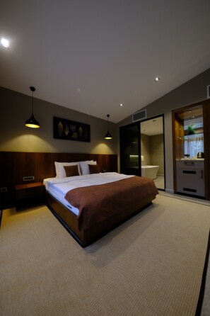 Exclusive Room | 1 bedroom, in-room safe, free cots/infant beds, free WiFi