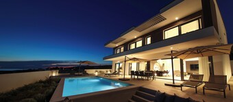 Luxury Villa del Sol - private pool & sauna