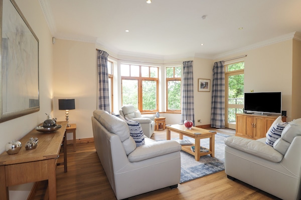 Cottage | Living area