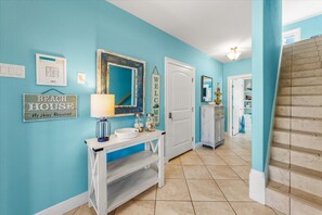 Interior - The Aquamarine: *Heated Pool *Putting Green *Games *Close to the Beach (Holmes Beach)