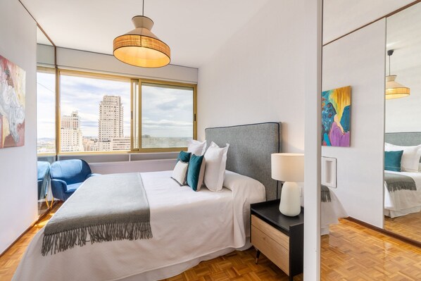2 bedrooms, iron/ironing board, bed sheets