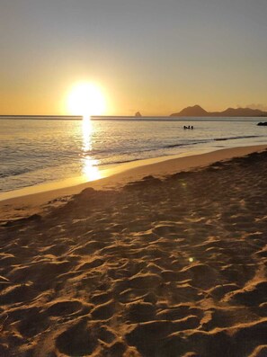 On the beach - Ground floor apartment 200m from the beach with shared pool (Sainte-Luce)