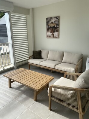 Smart TV - Ground floor apartment 200m from the beach with shared pool (Sainte-Luce)