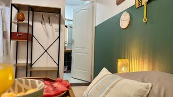 2 Schlafzimmer, Schreibtisch, BĂŒgeleisen/BĂŒgelbrett, WLAN