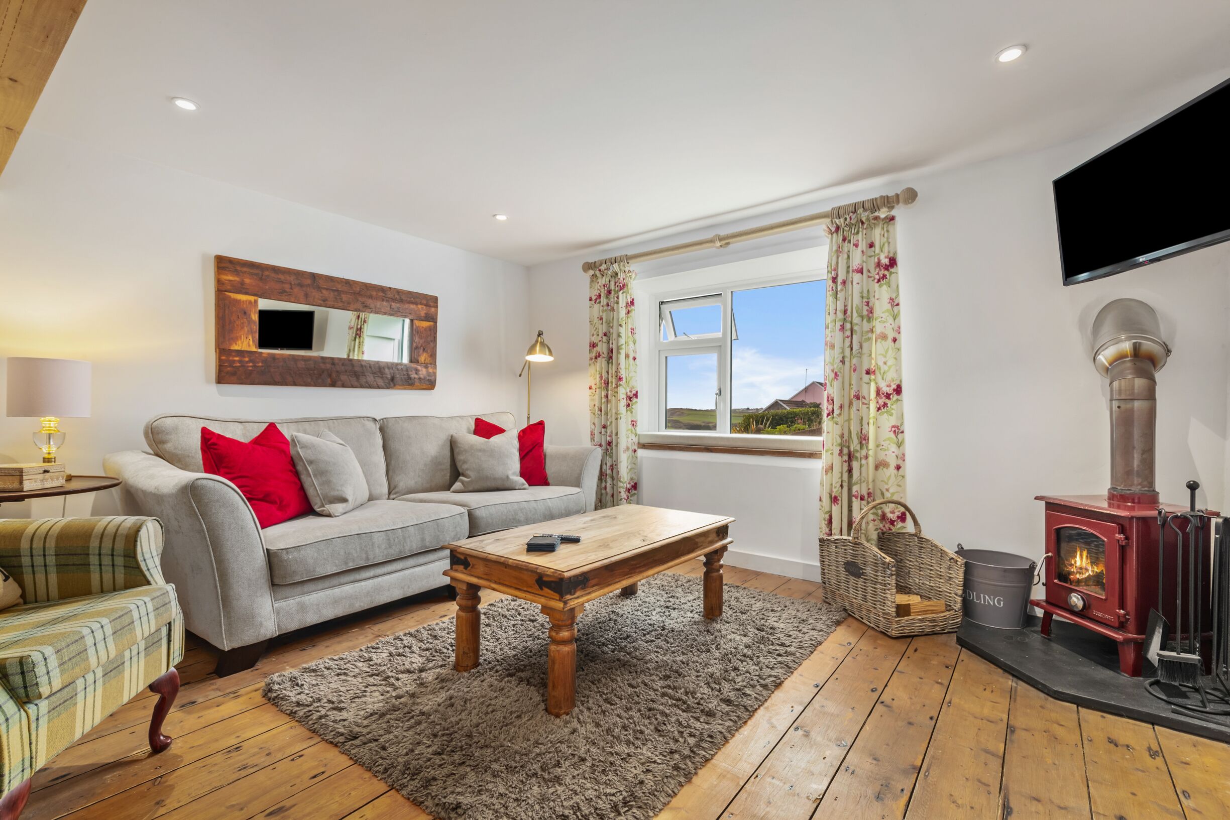 Smart TV, fireplace, DVD player