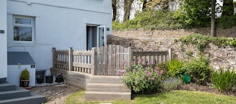 Caldey Island View - Sea Views and Log Burner