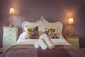 2 bedrooms, iron/ironing board, free WiFi, bed sheets - Caldey Island View - Sea Views and Log Burner (Penally)