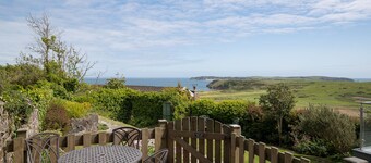 Caldey Island View - Sea Views and Log Burner