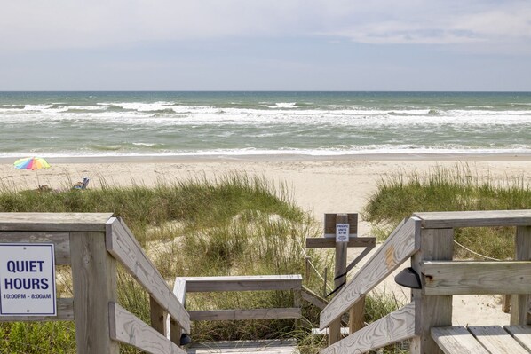 Beach - Pine Knoll Townes 92, Oceanfront Townhouse in Pine Knoll Shores, NC! (Pine Knoll Shores)