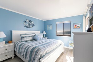 2 bedrooms, WiFi - Point Emerald A-305, Oceanfront Condo in Emerald Isle, NC! (Emerald Isle)