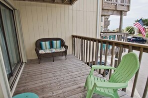 Terrace/patio - Queens Court 4104, Oceanview Condo in Emerald Isle, NC! (Emerald Isle)