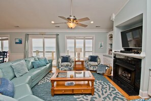 Fernseher, Kamin, DVD-Player, Tischtennisplatte