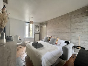 1 bedroom, iron/ironing board, internet, bed sheets