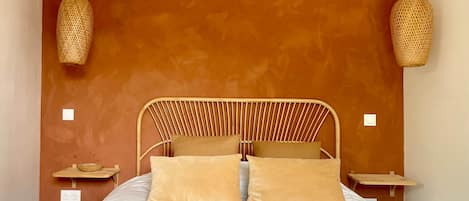 2 bedrooms, iron/ironing board, bed sheets