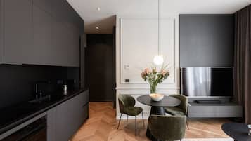 Refrigerador, horno, parrilla de estufa y lavavajillas