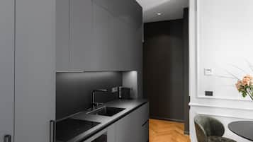 Refrigerador, horno, parrilla de estufa y lavavajillas