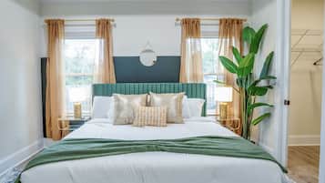 3 bedrooms, desk, iron/ironing board, WiFi