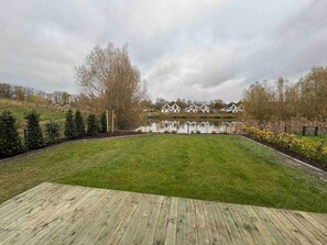 المنطقة المحيطة بالمنشأة