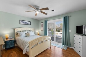 3 chambres, fer et planche à repasser, Wi-Fi gratuit, draps fournis