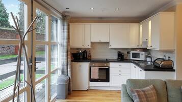 Dishwasher, cookware/dishes/utensils
